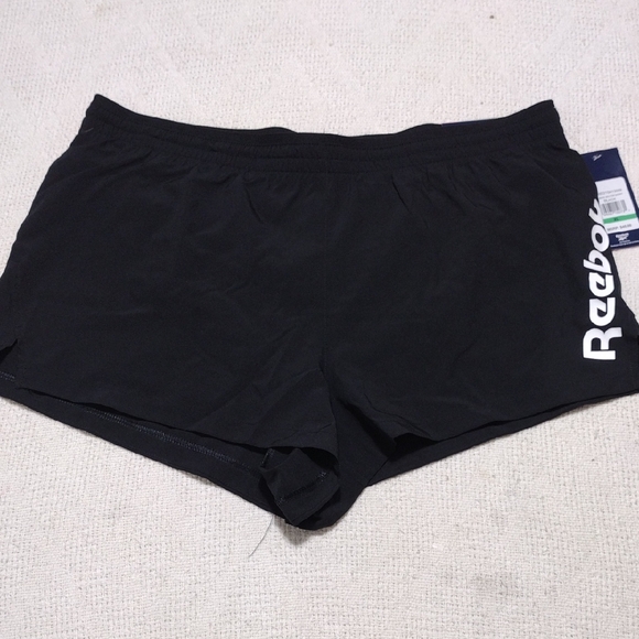 NWT Reebok Women's Black Winners Vector Shorts Size XL - Picture 1 of 10